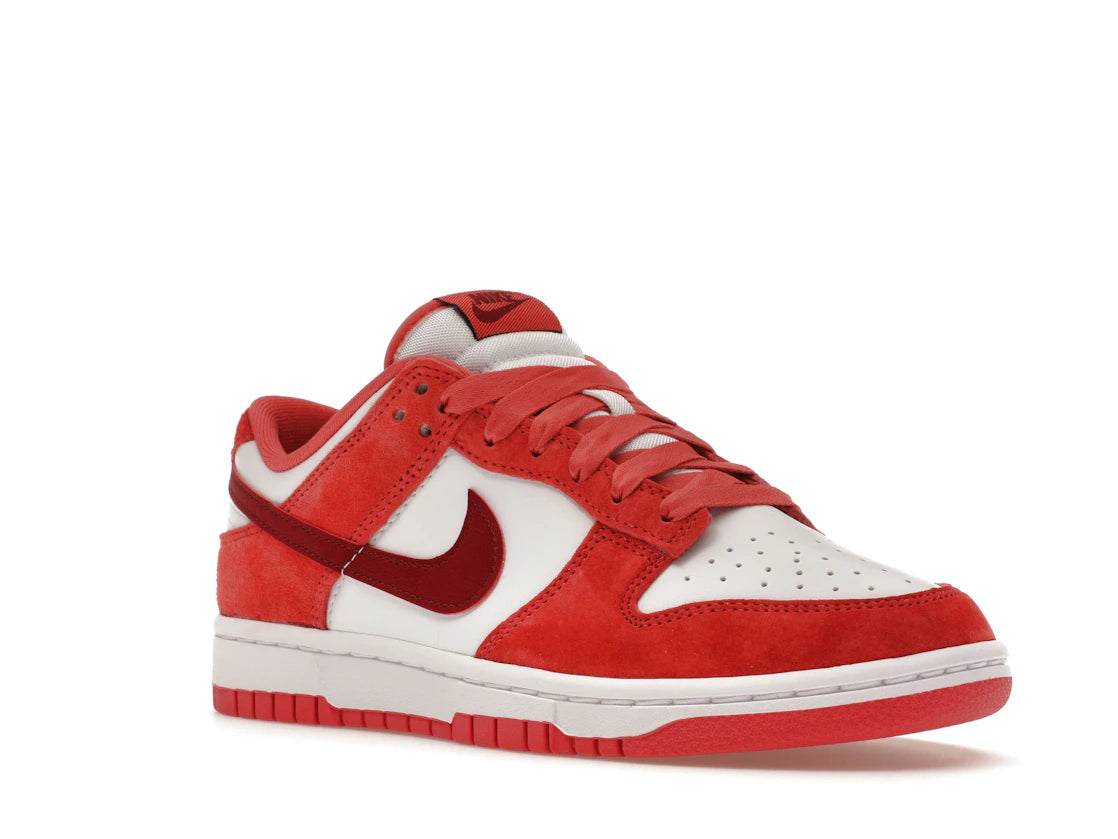 Nike Dunk Low Valentine's Day
