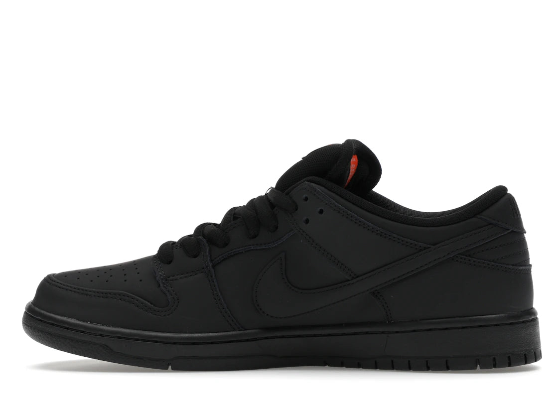 Nike SB Dunk Low Pro Triple Black