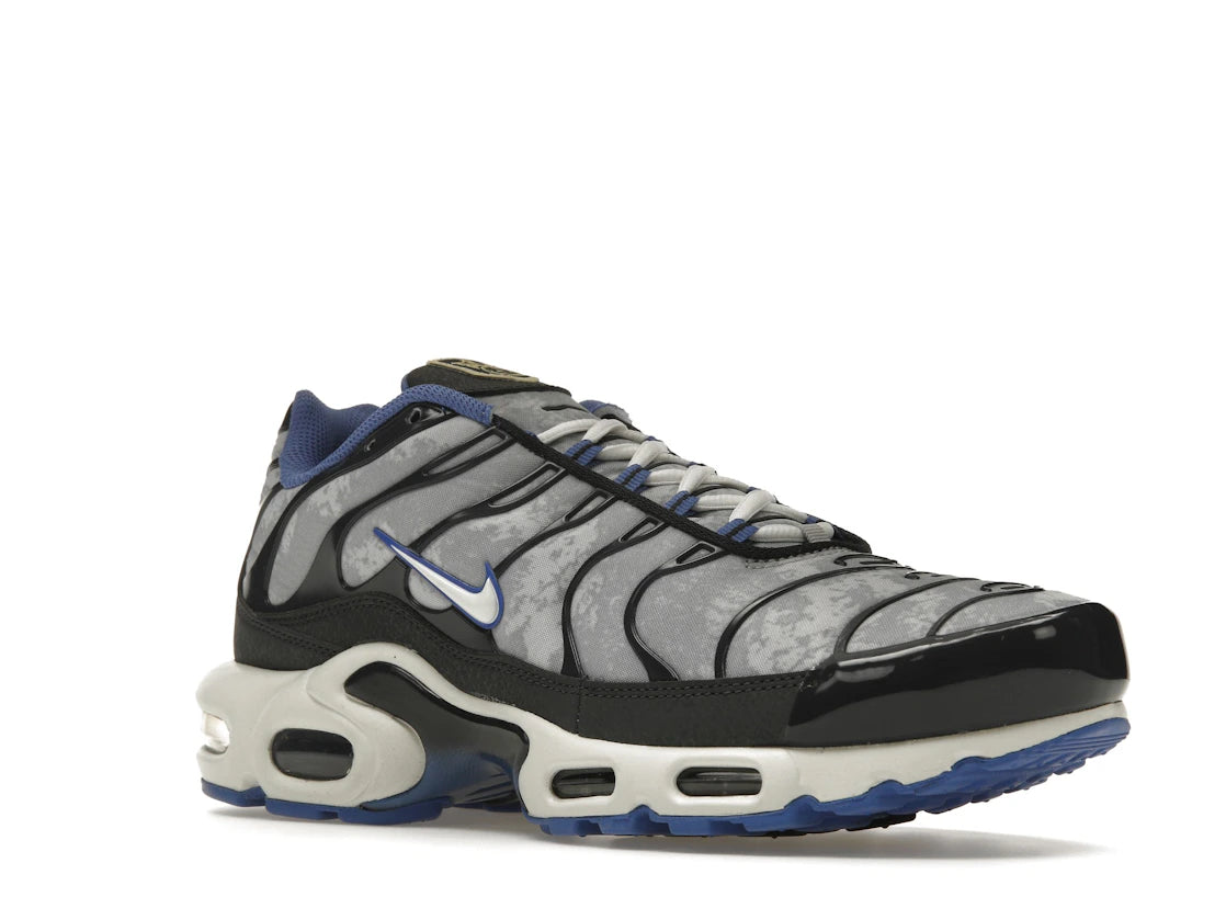 Nike Air Max Plus Social F.C.